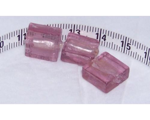 Vinutá perla čtverec se stříbrnou fólií - barva růžovofialová  1ks