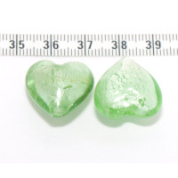 Vinuté perle se stříbrnou fólií uvnitř, srdce - barva mátově zelená 1ks